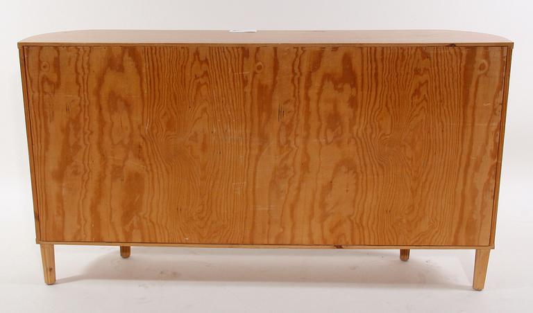 SIDEBOARD, 1940-tal.