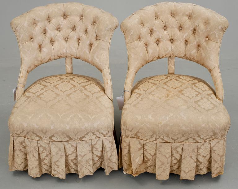 FÅTÖLJER, ett par, tapetserarstil, Oscarianska, omkring sekelskiftet 1900.