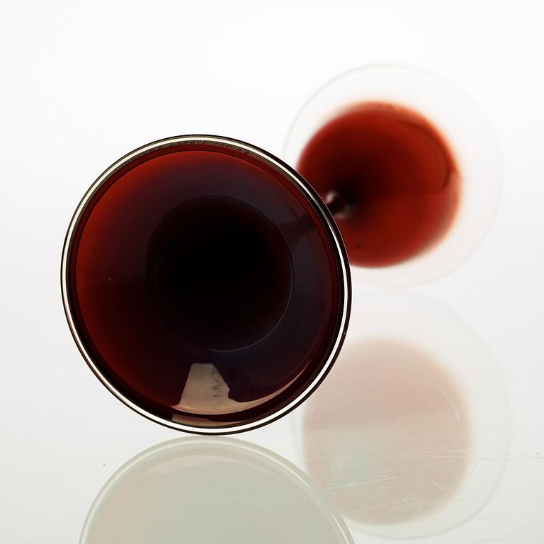 A Nils Landberg glass goblet, Orrefors.