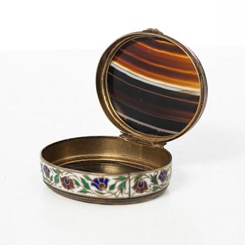 A cloisonné and agate box, first half of the 20th century.