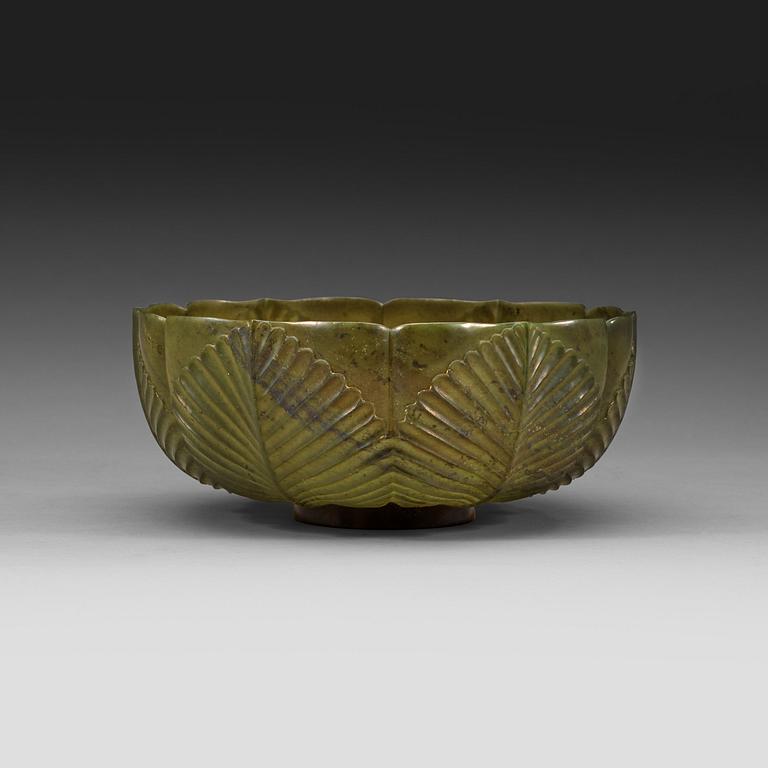 SKÅL, "Spinach" jade, Qingdynastin 1800-tal.