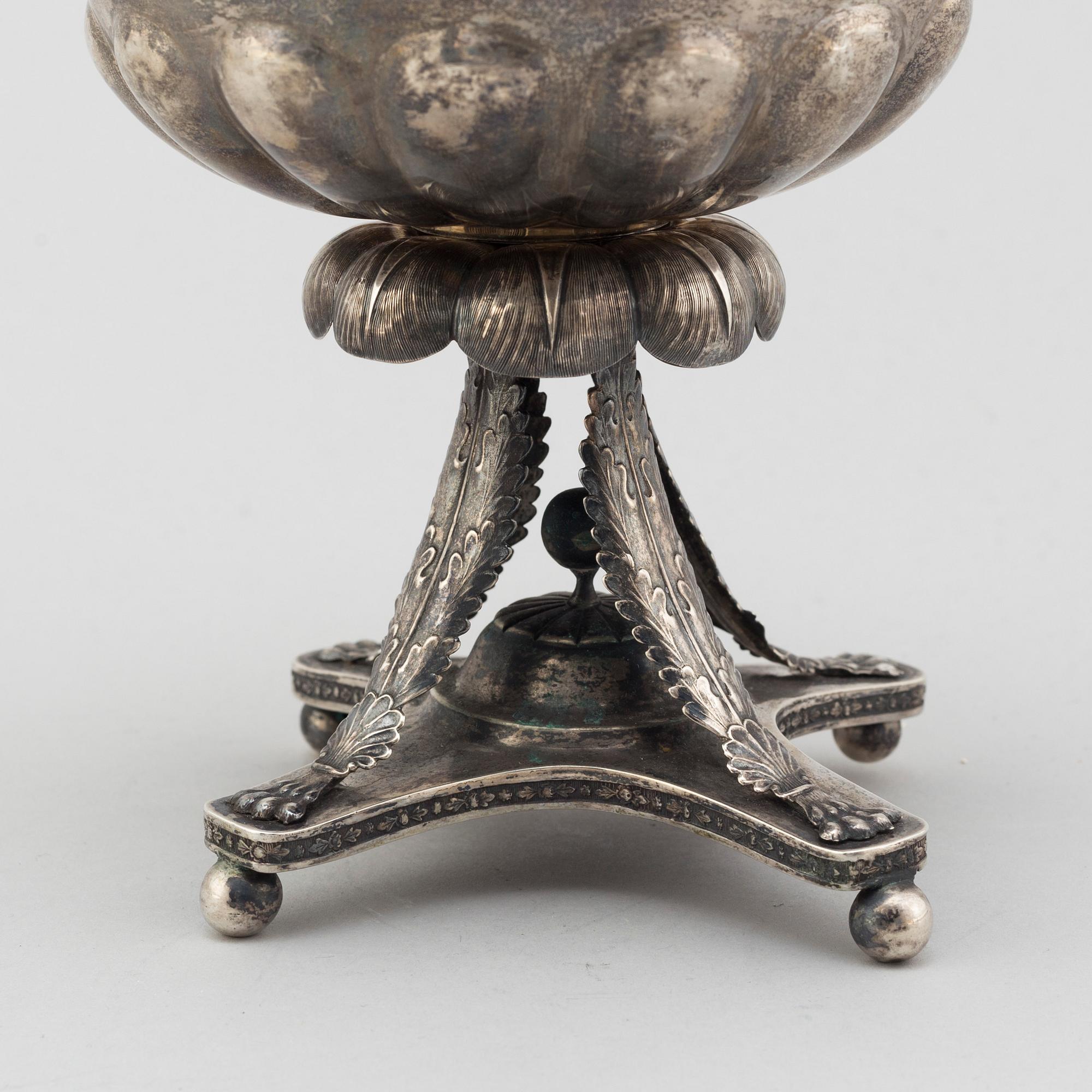 A Finnish 19th century silver sugar-bowl, marked Thomas Lilius, Turku 1843.