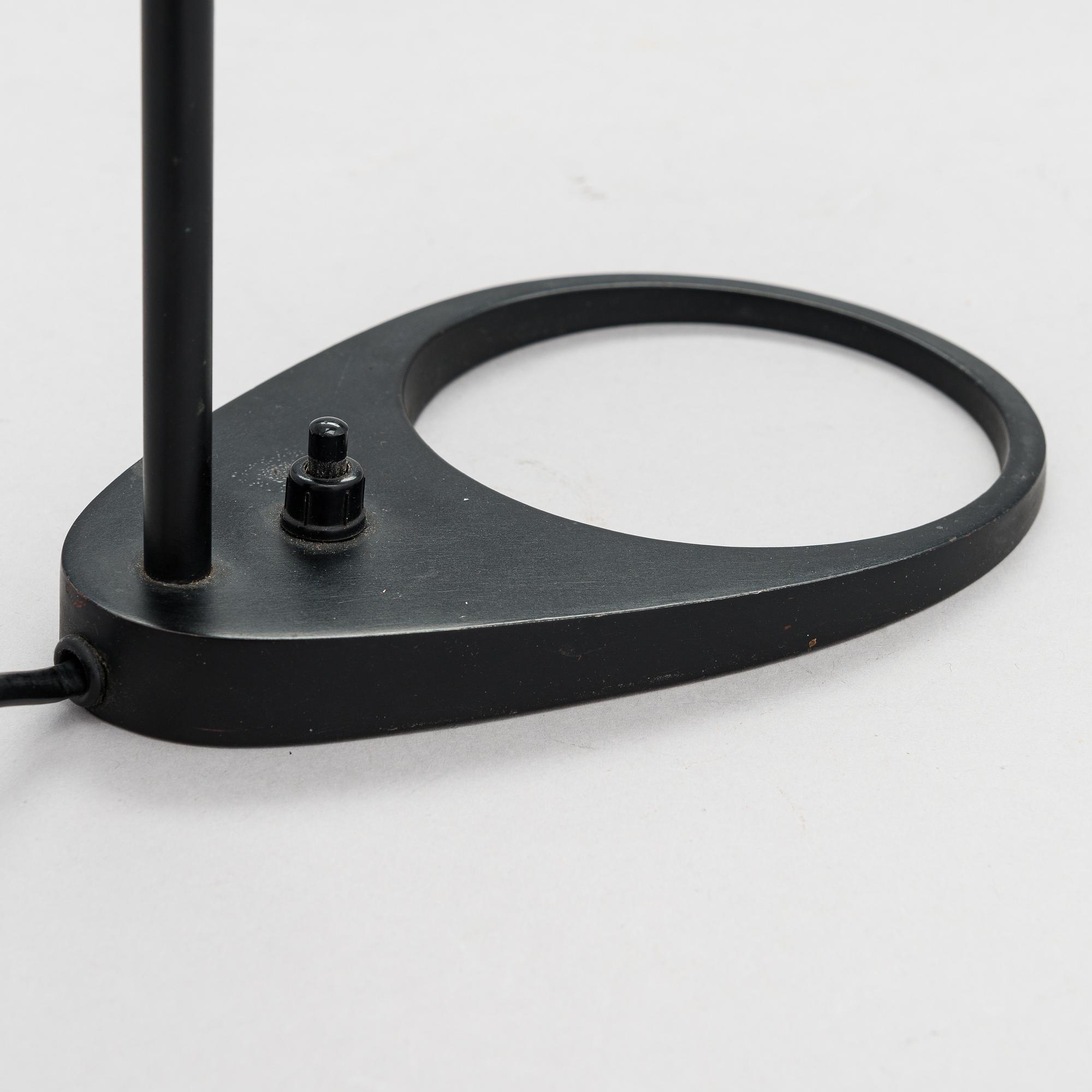 Arne Jacobsen, bordslampa, "AJ" mini, Louis Poulsen, Danmark.