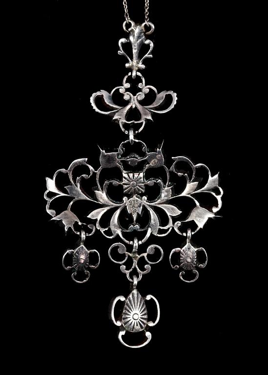 COLLIER, silver och paste, 1900-talets första hälft.