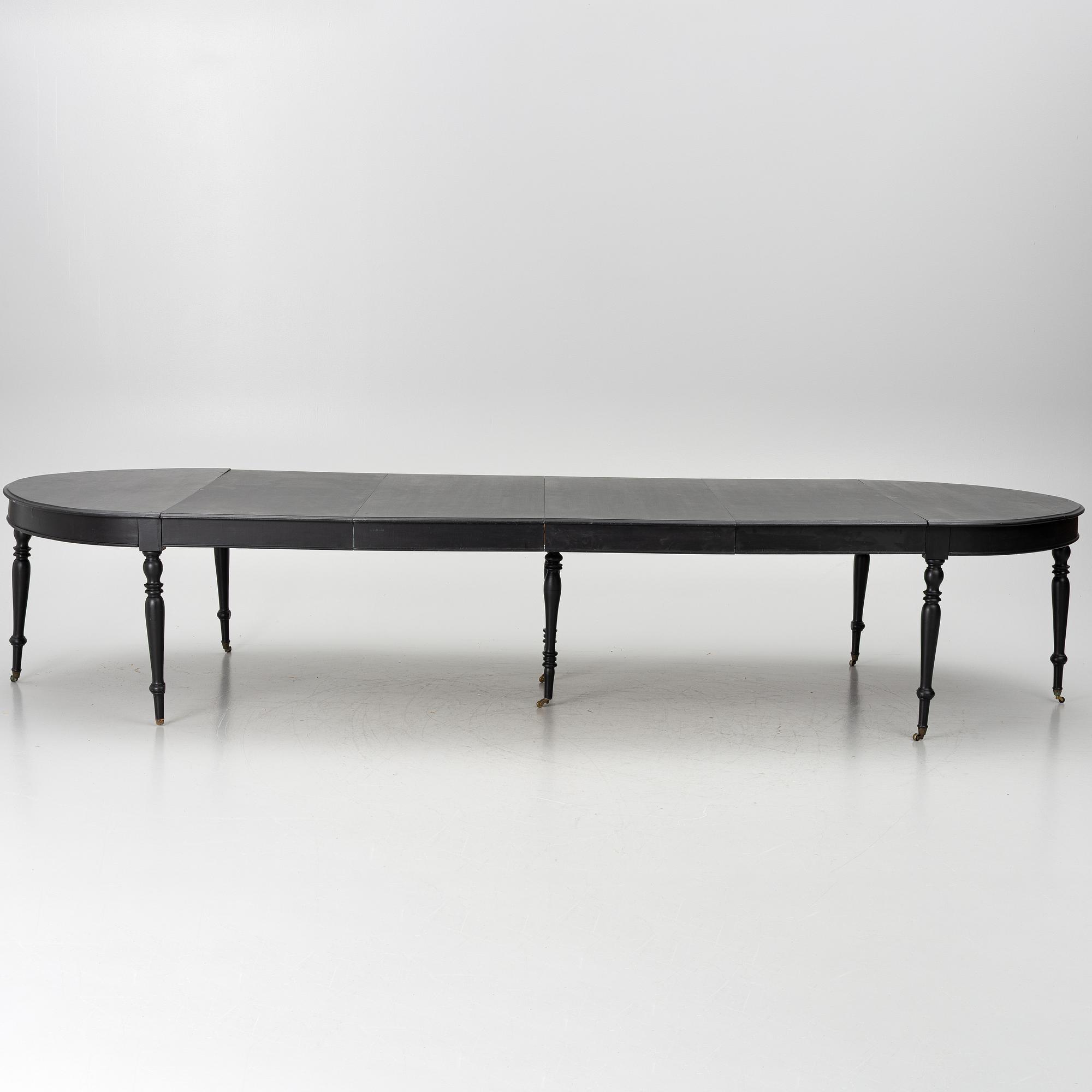 Dining table, second half of the 19th century.