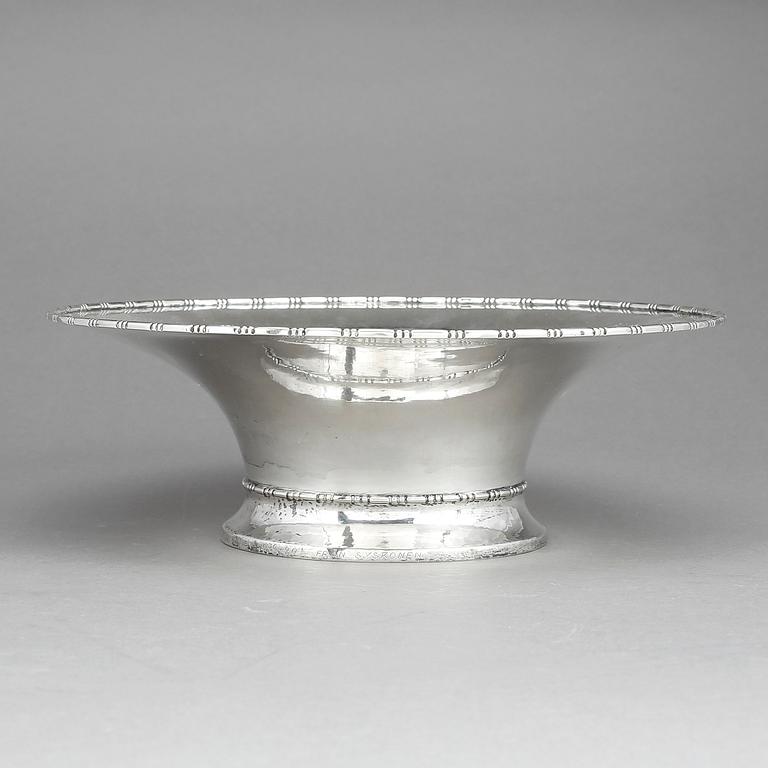 SKÅL, silver. CG Hallberg, Stockholm 1920. Vikt ca 573 gram.
