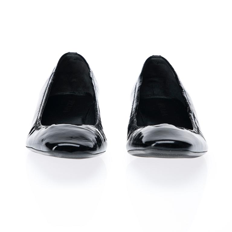 SKOR, Prada.
