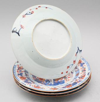 TALLRIKAR, 4 st, porslin, Kina, 1700-talets första hälft.