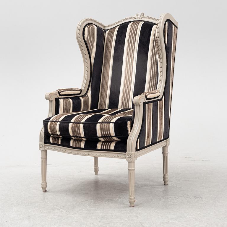 A Louis XVI-syle bergère, first half of the 20th century.