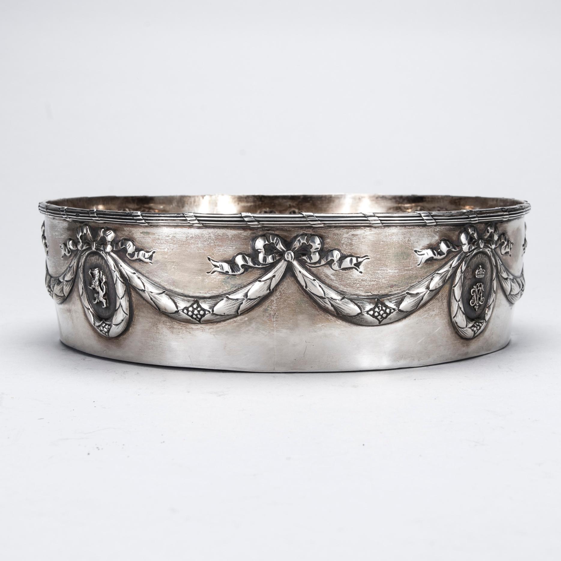 SKÅLFAT / SERVERINGSSKÅL, 930 silver, Tyskland, ca 1900. Vikt 567,4 g.
