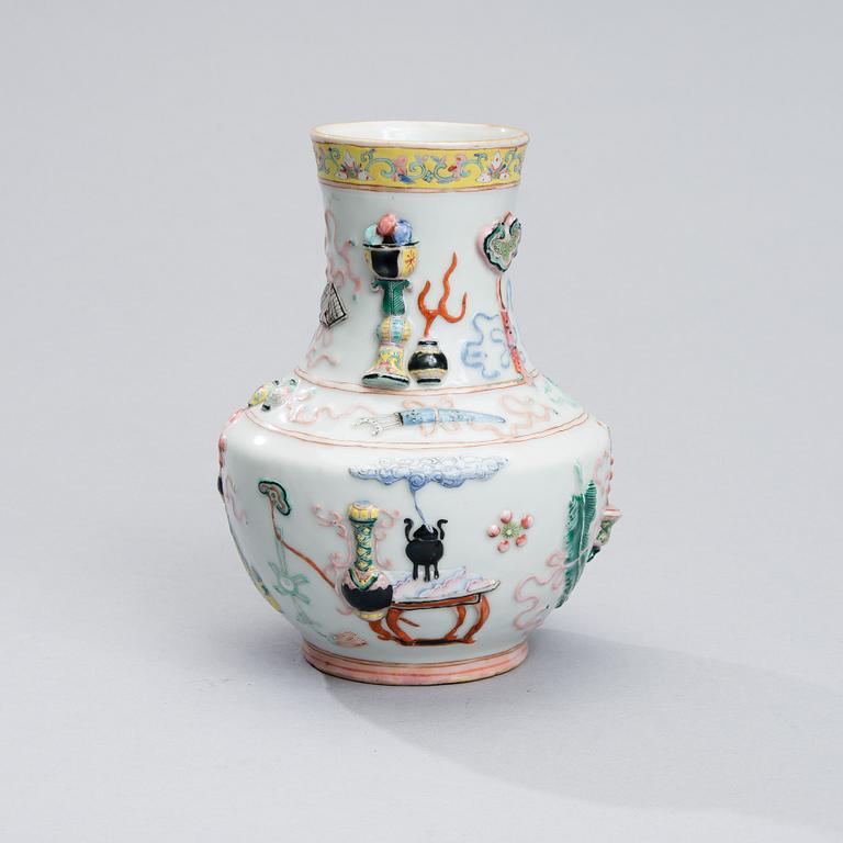 VAS, porslin, Kina 1800-talets slut.