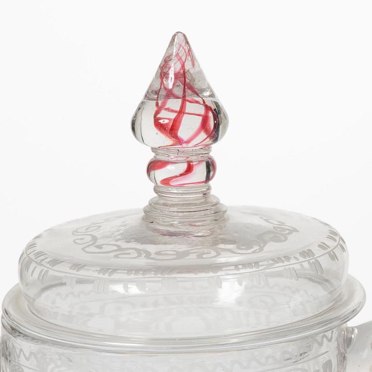 A covered bonbonnière, 18th Century.