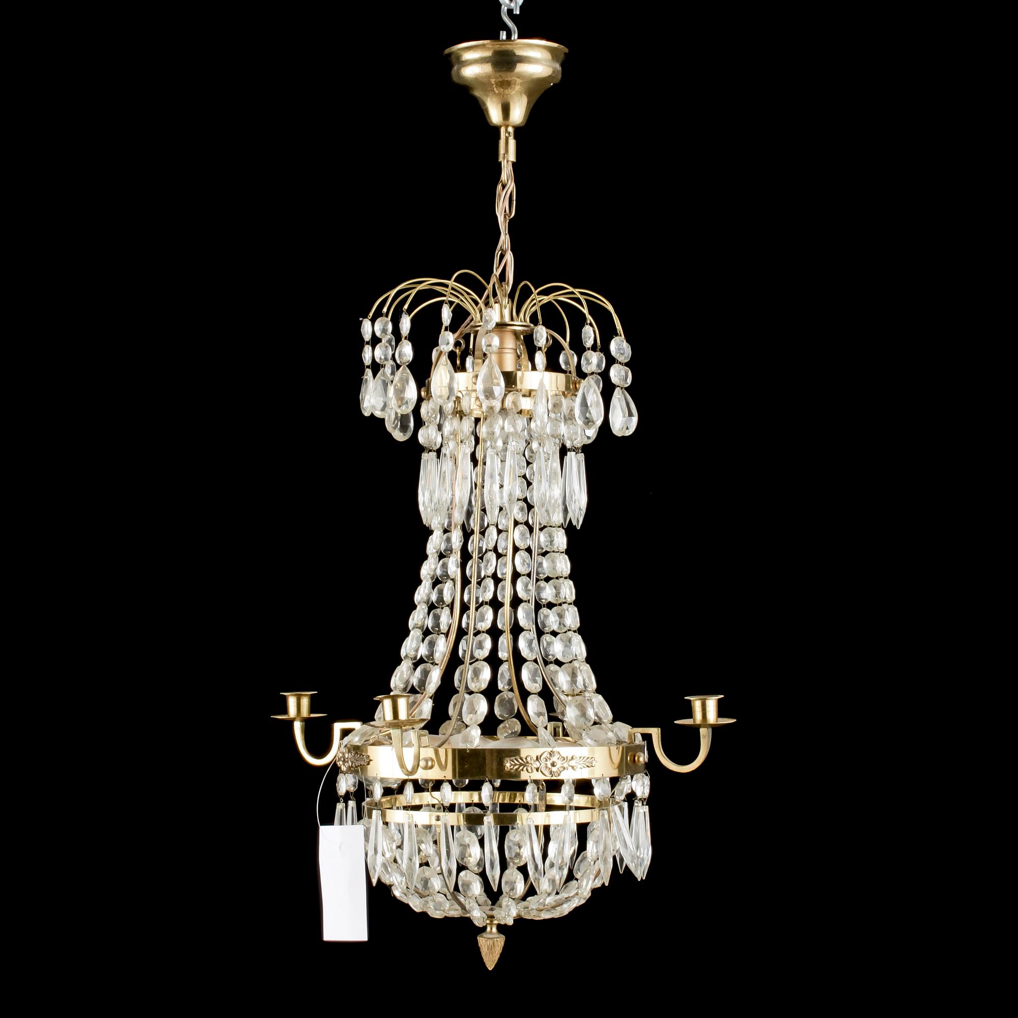 LJUSKRONA, gustaviansk stil, 1900-talets andra hälft. Höjd ca59cm.