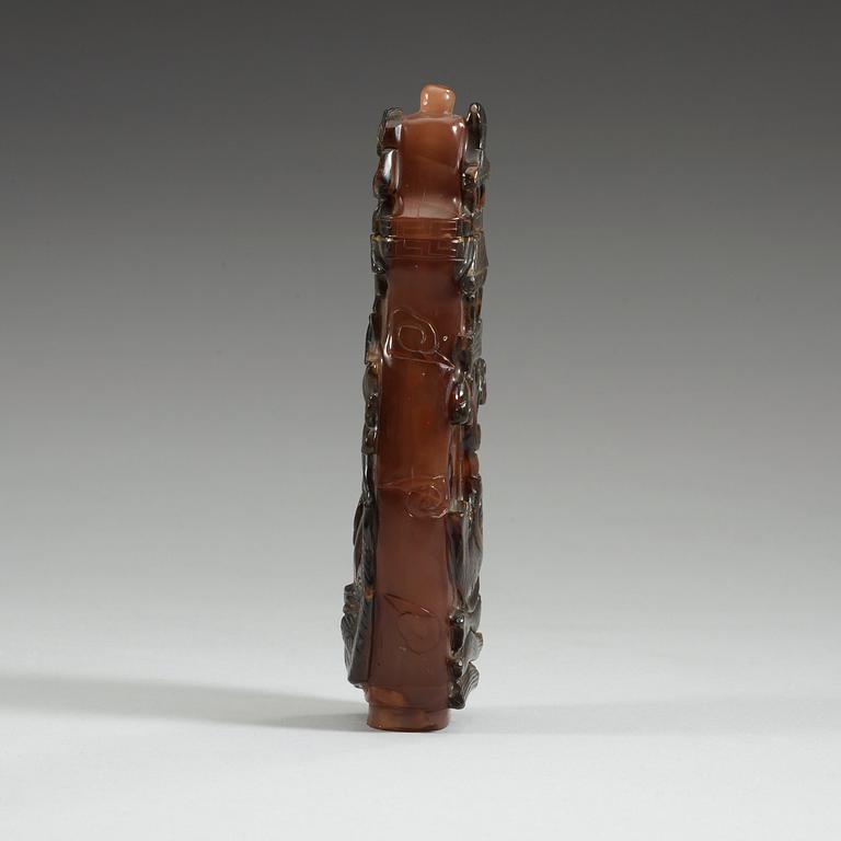 A carved agathe vase with cover, China.