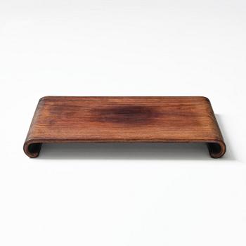 Ställ samt bricka, hardwood. Qingdynastin, 1800-tal.