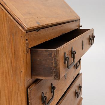 A writing cabinet, 18th/19th century.