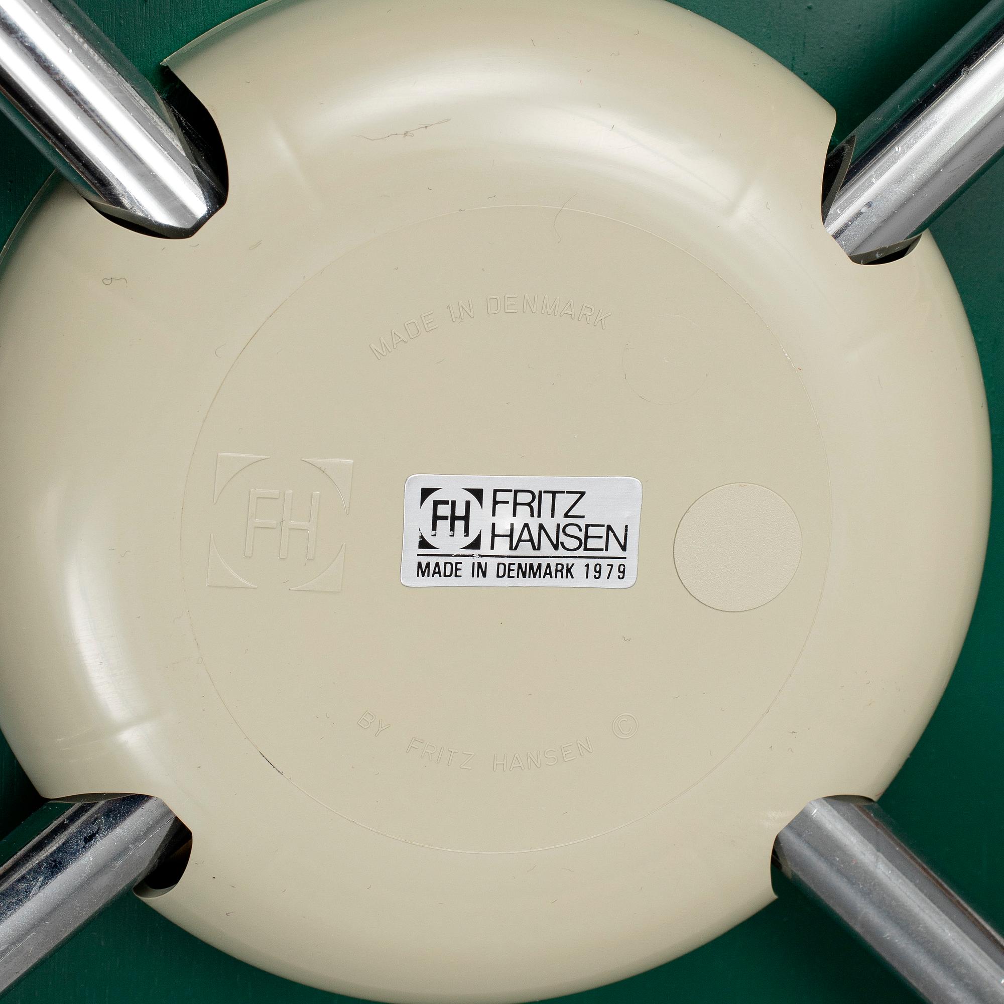 ARNE JACOBSEN, three 'Series 7' chairs from Fritz Hansen, Denmark, 1979.