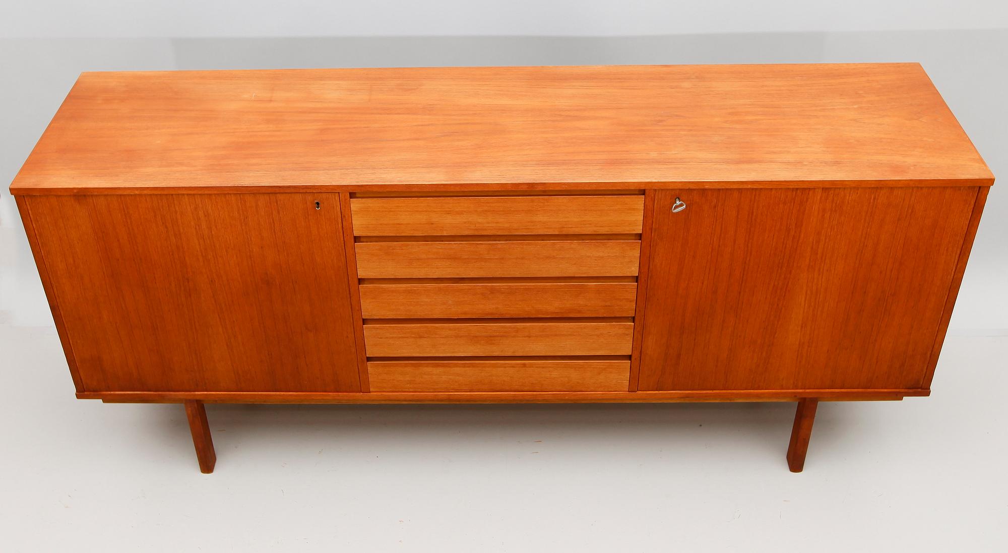 SIDEBOARD, 1900-talets andra hälft.
