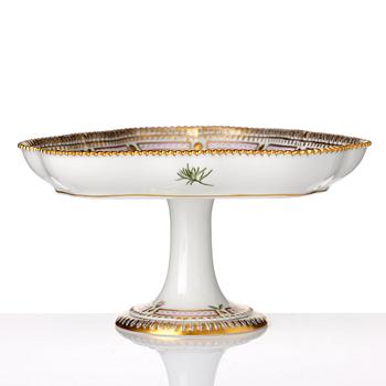 Kakfat, porslin. Royal Copenhagen, "Flora Danica", Danmark, 1900-tal.