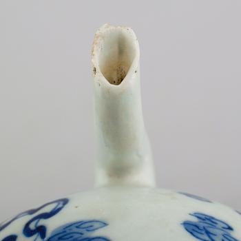 TEKANNA SAMT VINKANNA, porslin, Kina, 1700-tal.