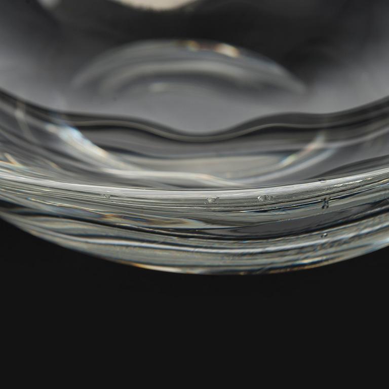Tapio Wirkkala, an Art glass bowl, signed Tapio Wirkkala Iittala 3860.
