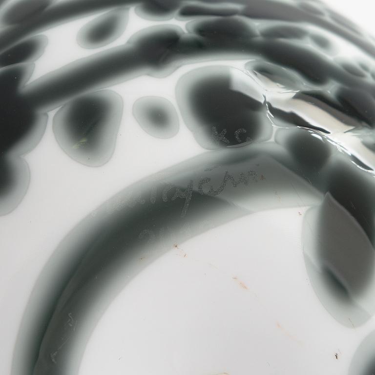 Oiva Toikka, annual glass bird, signed O. Toikka Nuutajärvi 2012.