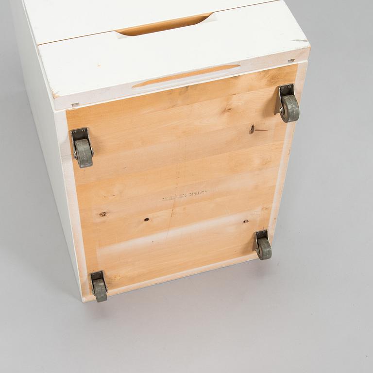 Alvar Aalto, laatikosto, malli 297, Artek, 1960–70-luku.