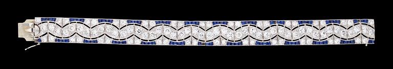 ARMBAND PLATINA MED DIAMANTER OCH SAFIRER. FRANSKA STPLR. ART DECO.