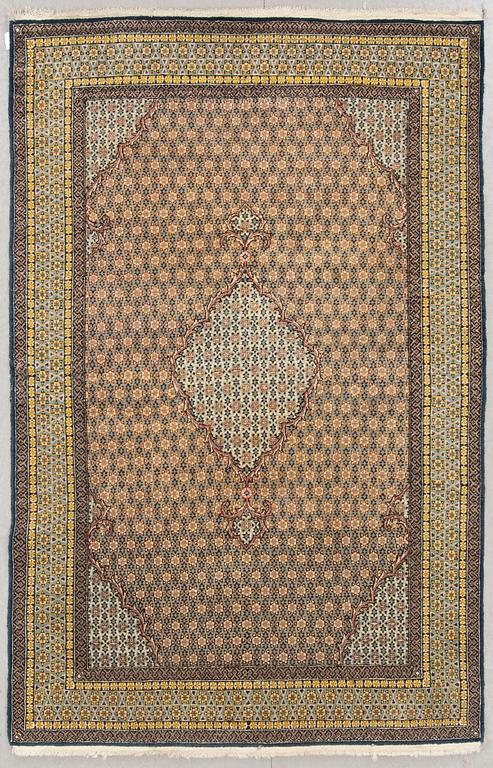 MATTA, old, Ghom, silkesinslag, ca 214 x 139 cm.