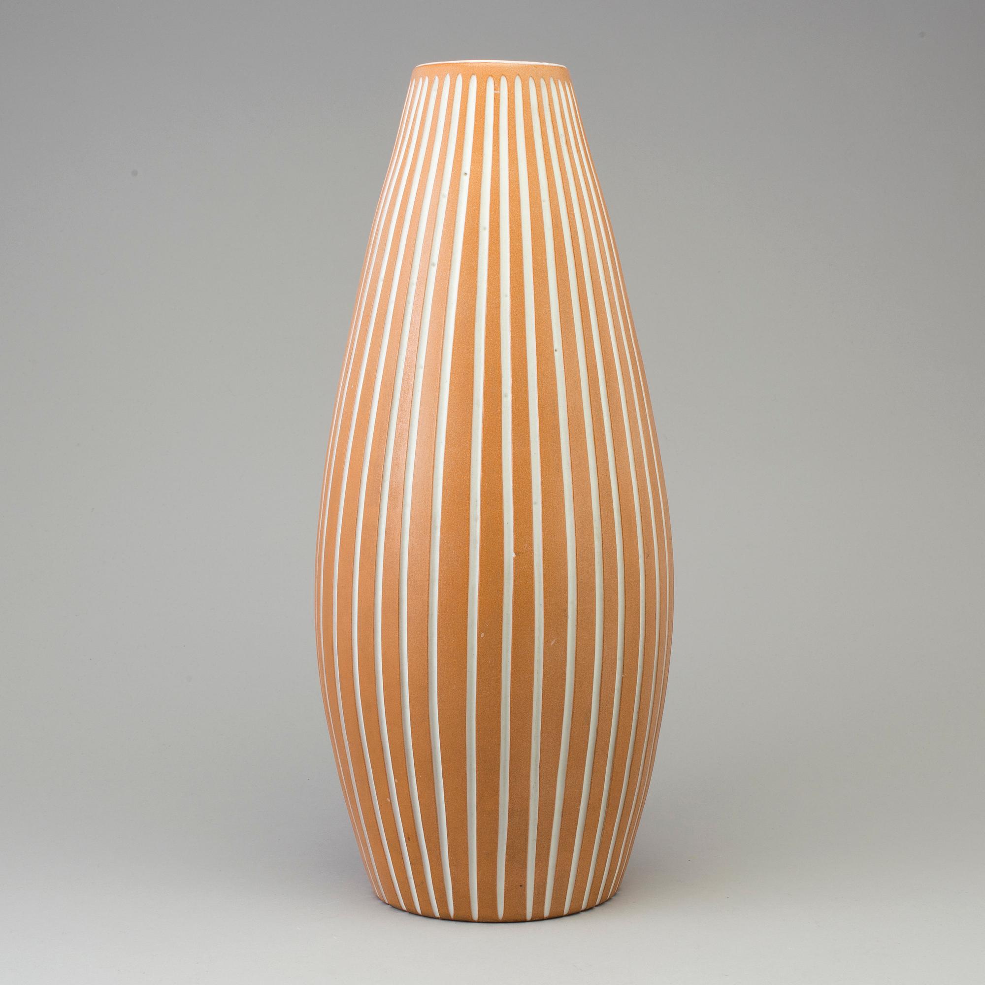 INGRID ATTERBERG, golvvas, "Inca", lergods, Uppsala-Ekeby. 1947-1953.