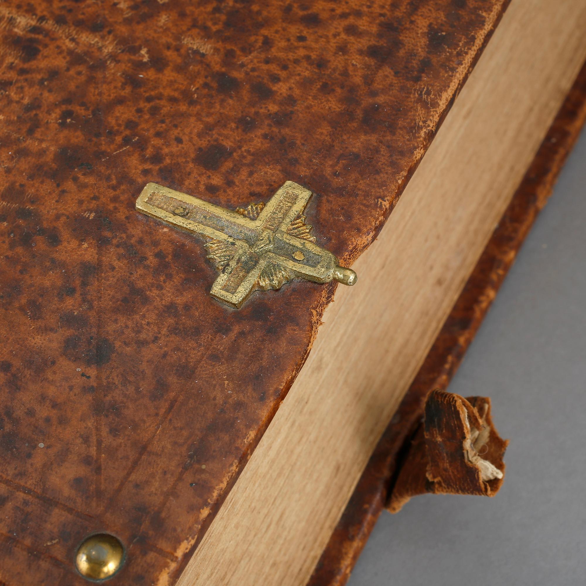 BIBLAR, 2 st, Sverige, bla Karl XII:s fältbibel, Stockholm 1709.