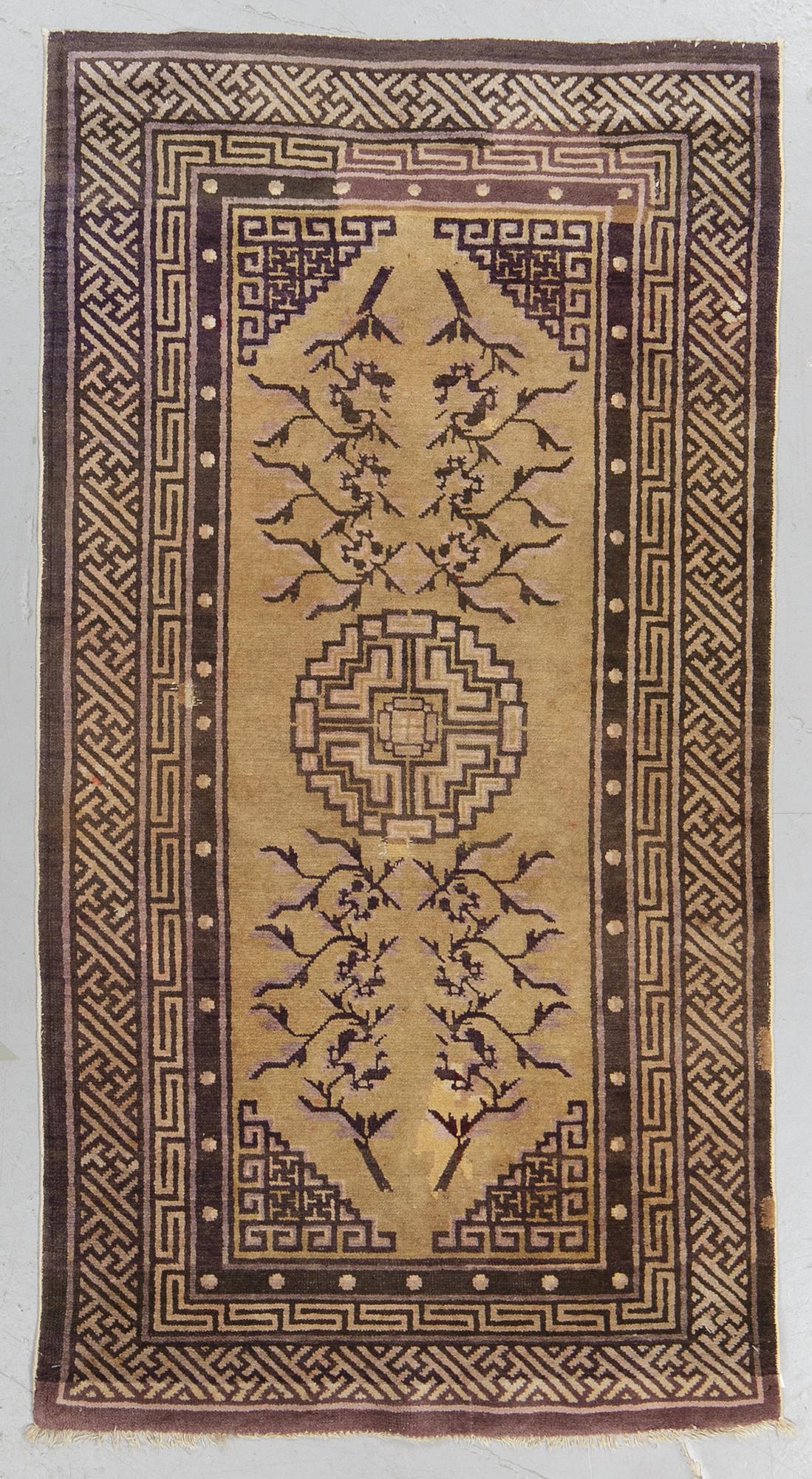 Matto, semi-antique China, ca 167 x 88 cm.
