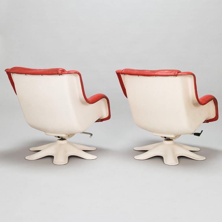 Yrjö Kukkapuro, a pair of 1970 '418' armchairs for Haimi.