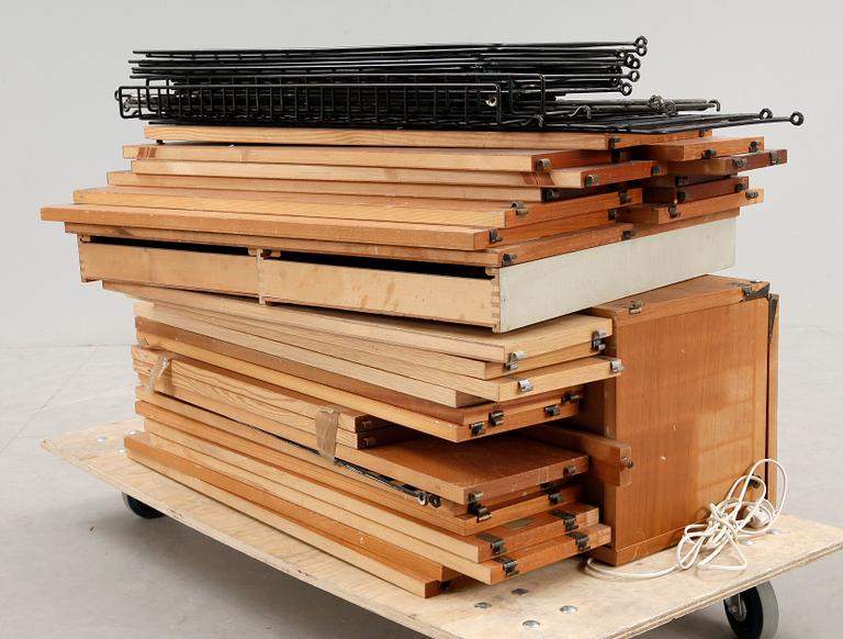 VÄGGHYLLOR, 47 delar, "String", Nisse Strinning, 1900-talets andra hälft.