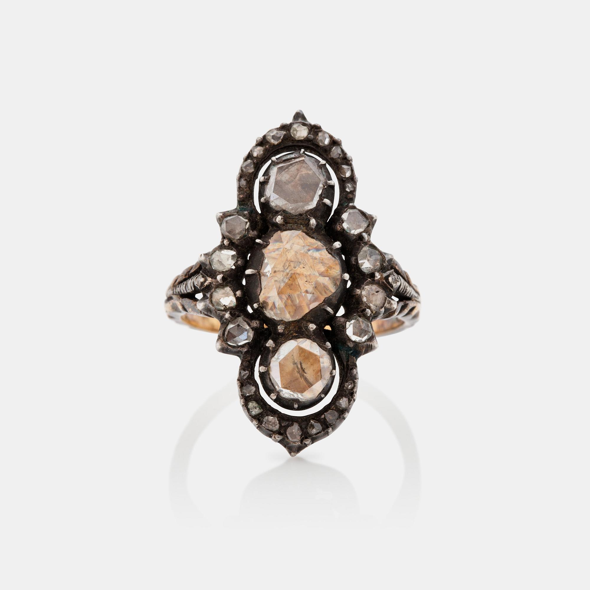 A probably late 18th rose cut diamond ring.