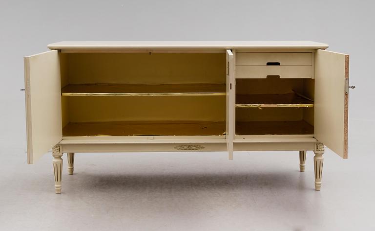 SIDEBOARD, gustaviansk stil, 1900-talets andra hälft.