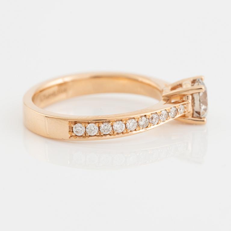 Brilliant cut diamond ring.