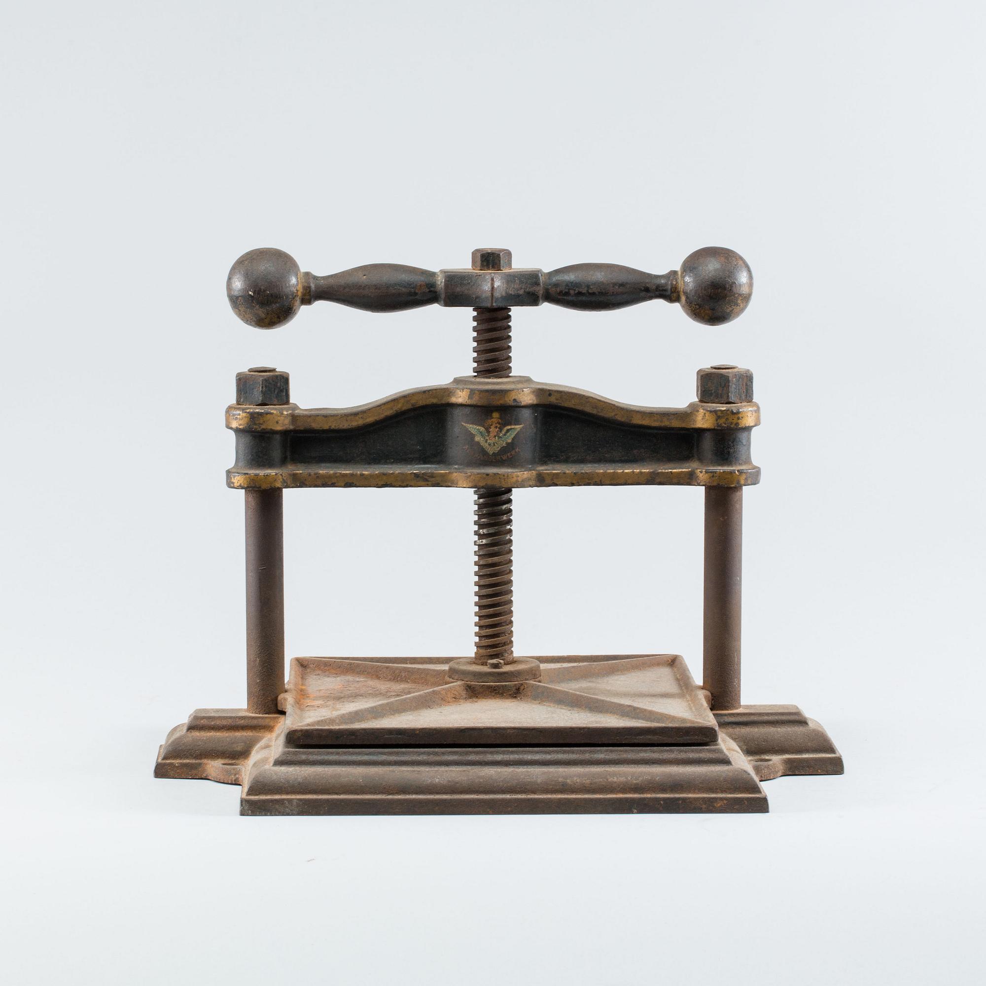 BOOKBINDERS PRESS, cast iron, Alexanderwerk, Germany, early 20th century.