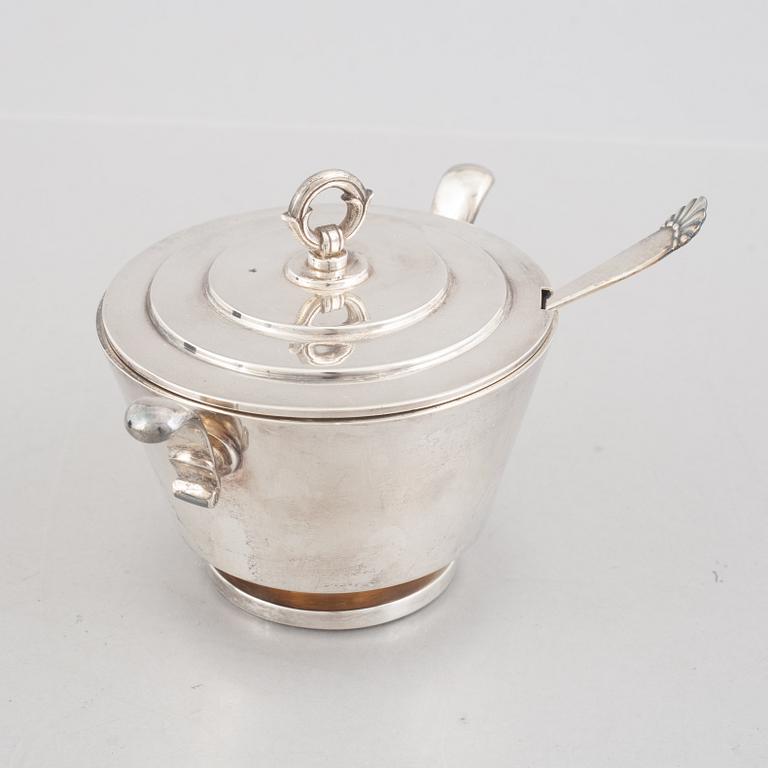 A Swedish Art Déco Silver Sugar Bowl, mark of W.A. Bolin, Stockholm 1933.