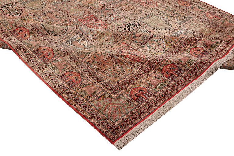 Matta, silke Kashmir, ca 428 x 299 cm.