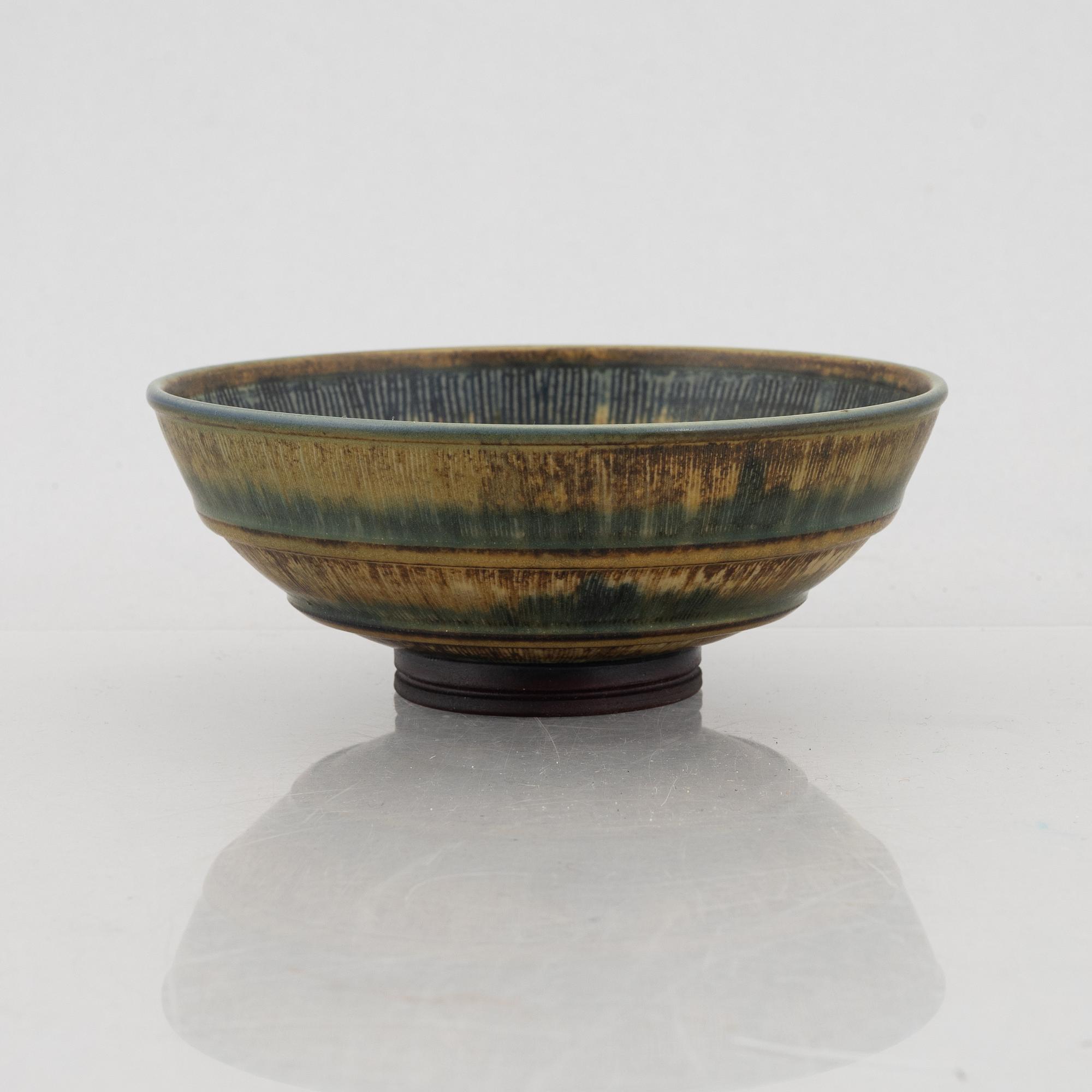 Wilhelm Kåge, a 'Farsta' stoneware bowl, Gustavsbergs Studio 1952.