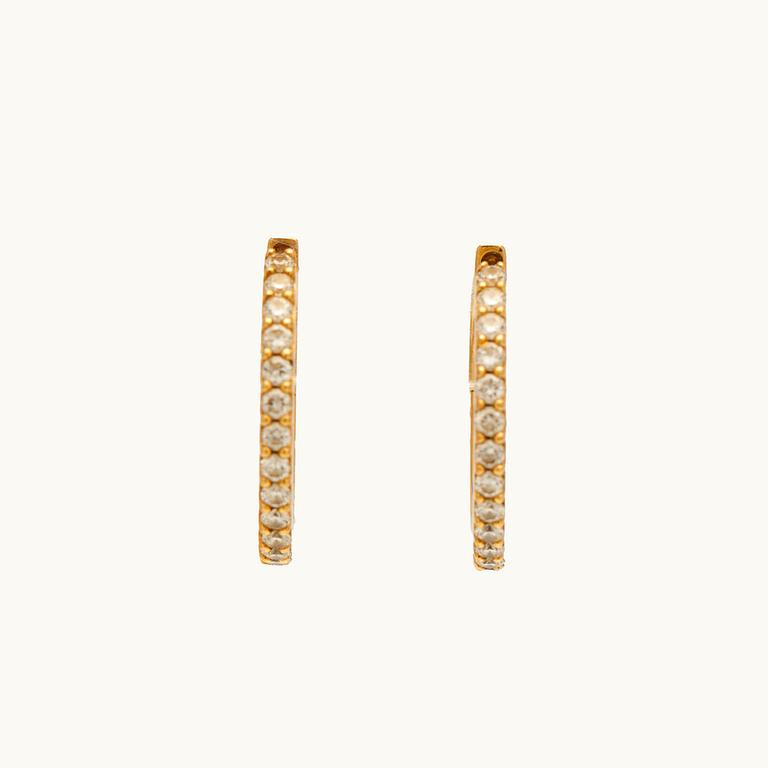 Ole Lynggaard, örhängen, ett par, 18K guld med diamanter.