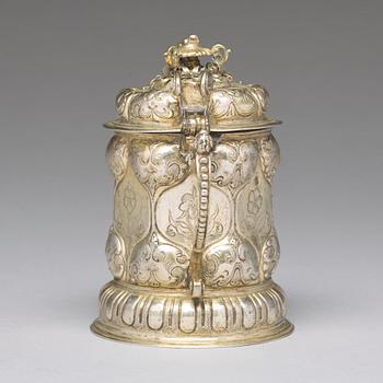 A German 17th century silver-gilt tankard, mark of Philipp Plapert, Nürnberg (1637-1665).