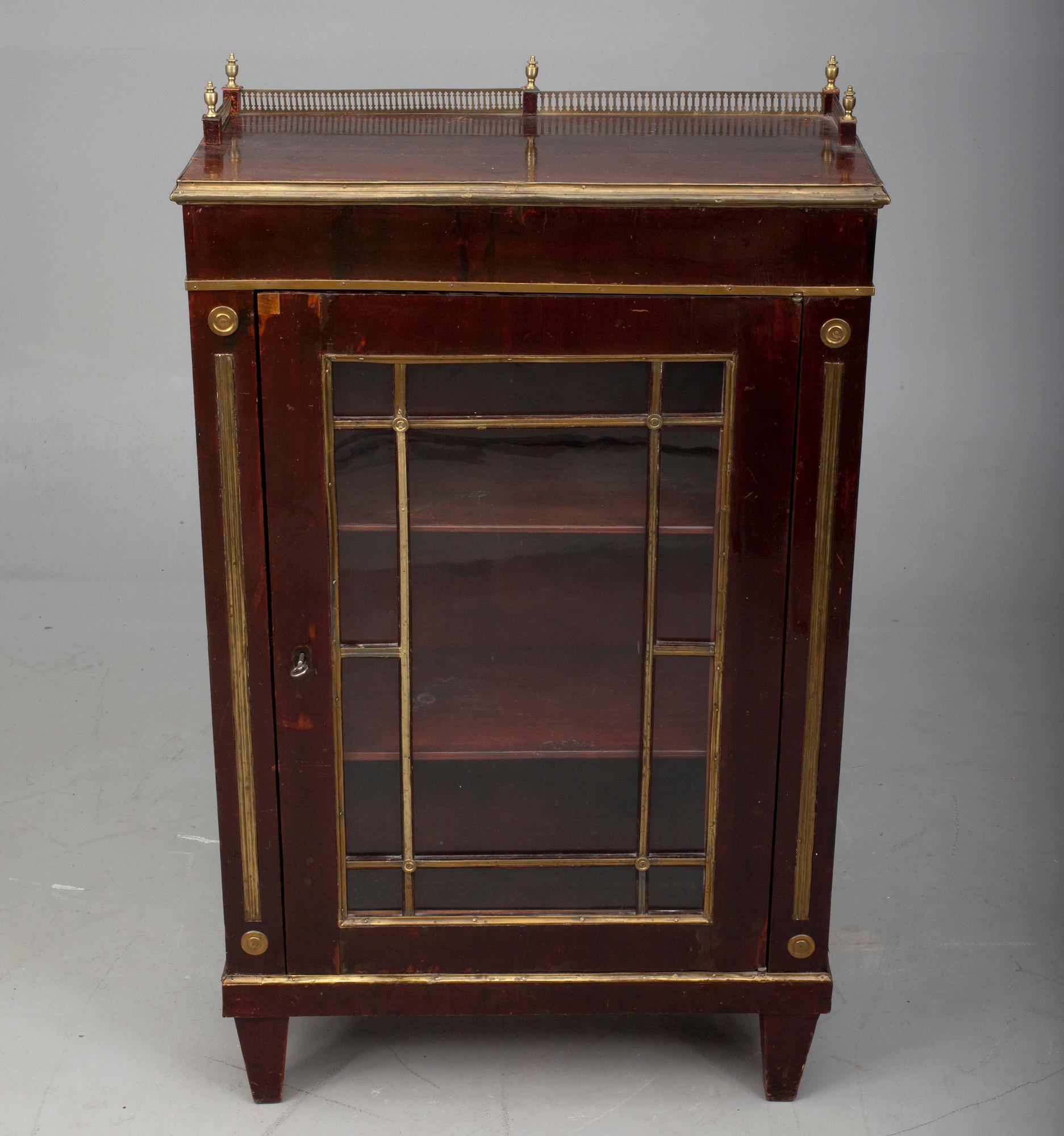 BOKSKÅP, Jacobstil, Ryssland 1800-talets slut.