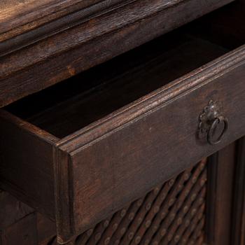 Sideboard / cupboard, late 20th / early 21th century.