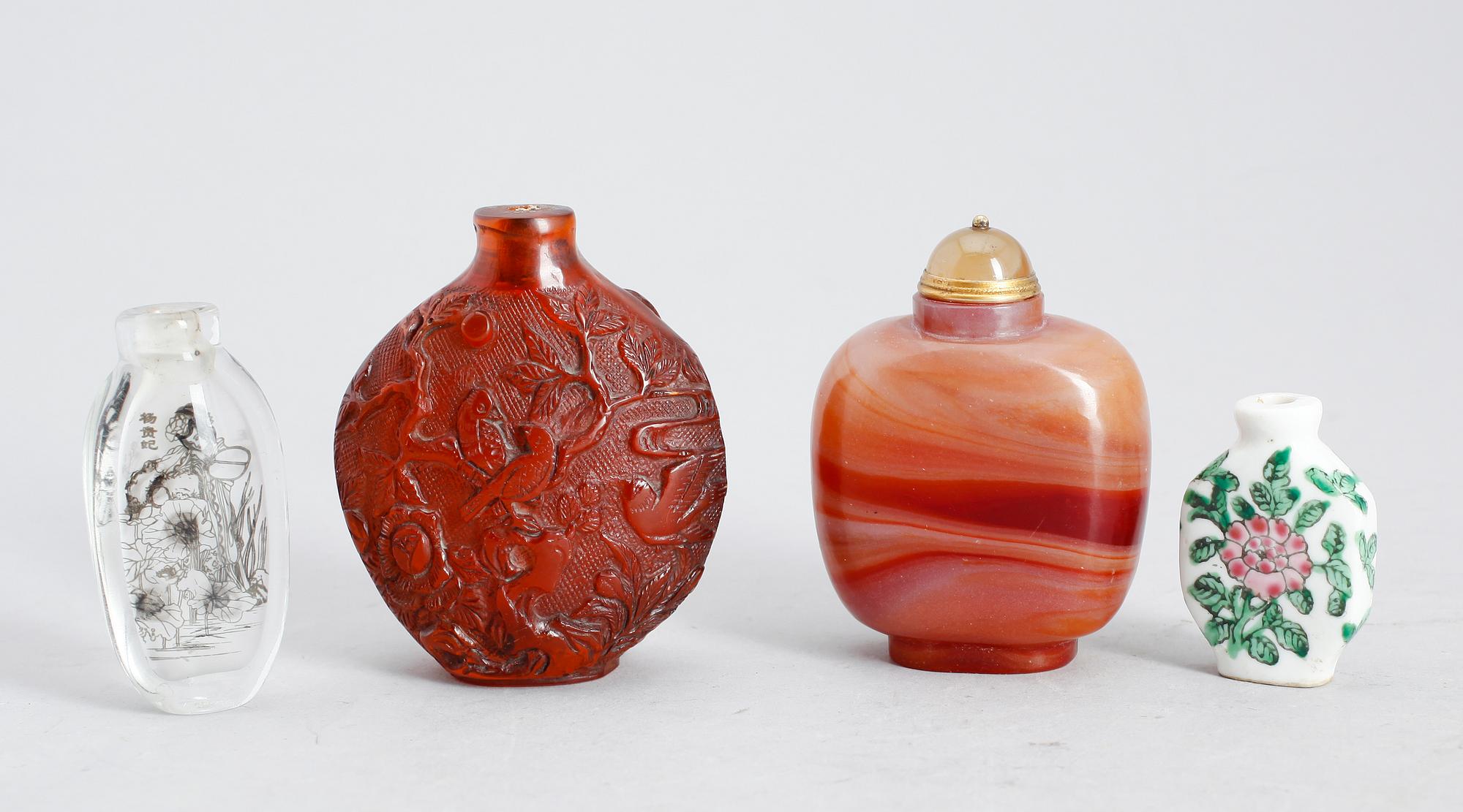 SNUSFLASKOR, 4 st, porslin, glas och sten, Kina, sannolikt 1900-tal.