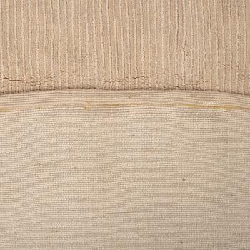 A CARPET, loomed, India, ca 275 x 200 cm.