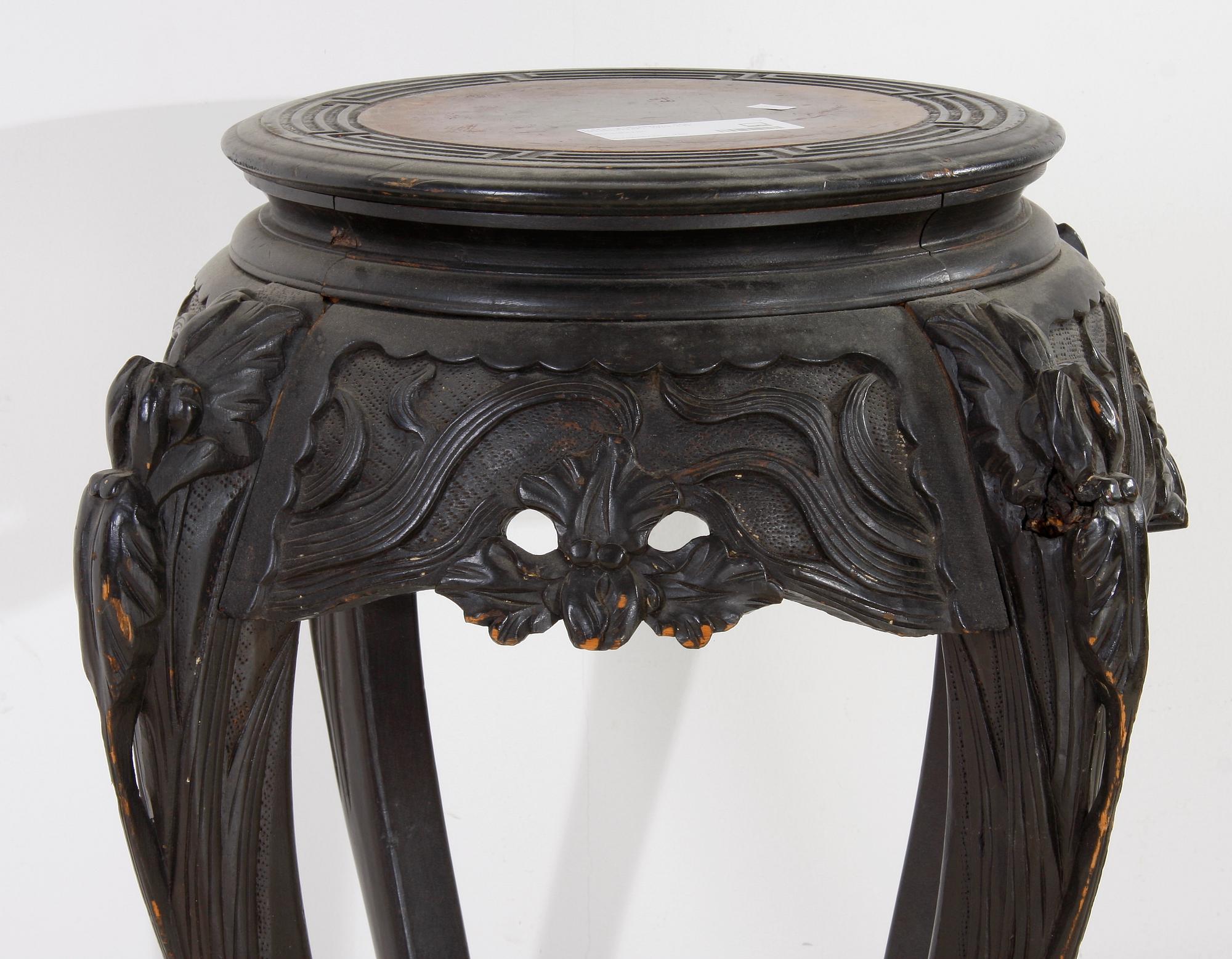 PIEDESTAL, trä, orientalisk, 1900-tal.