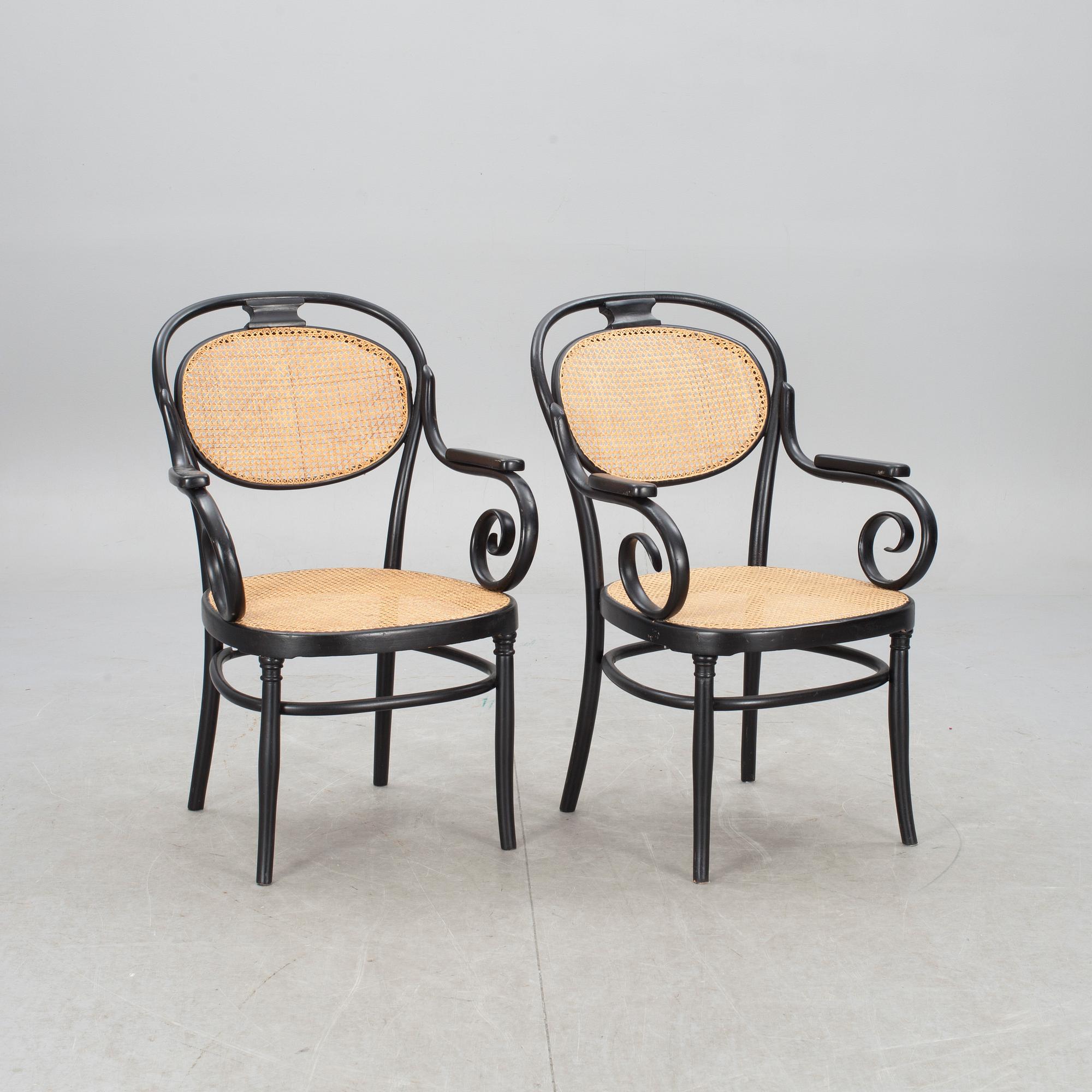 KARMSTOLAR, ett par, J&J Kohn. 1900-talets början.