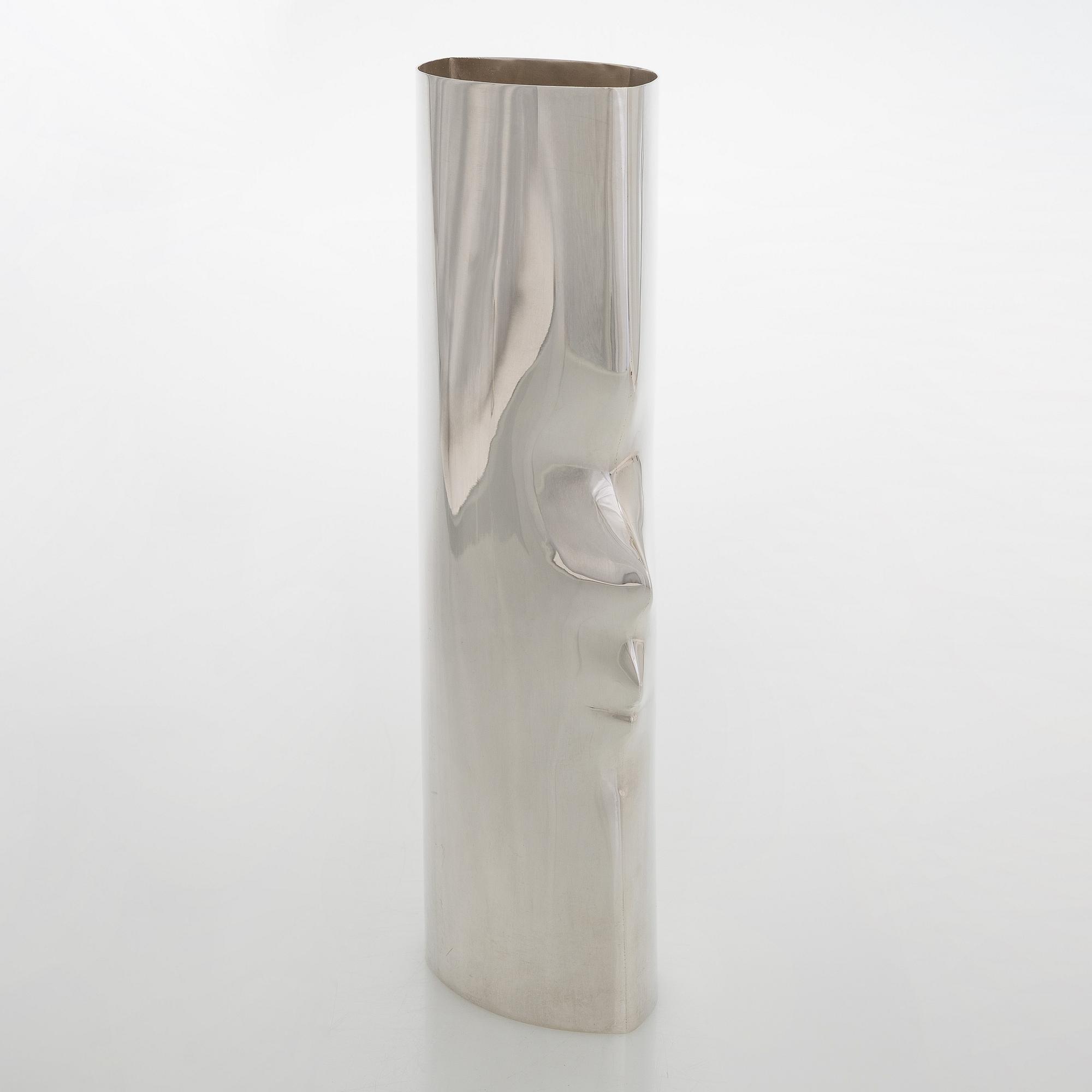 Pekka Piekäinen, maljakko, sterlinghopeaa, J.A. Tarkiainen, Helsinki 1988.